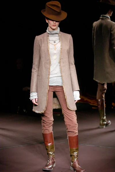 Look 4